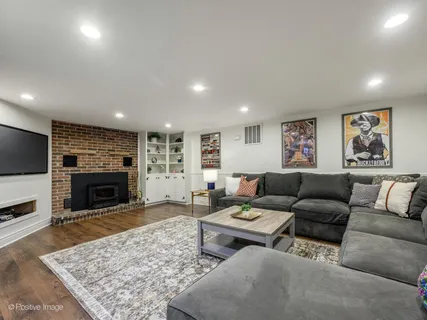 $1,200,000 | 1701 Wagner Road, Glenview, IL 60025