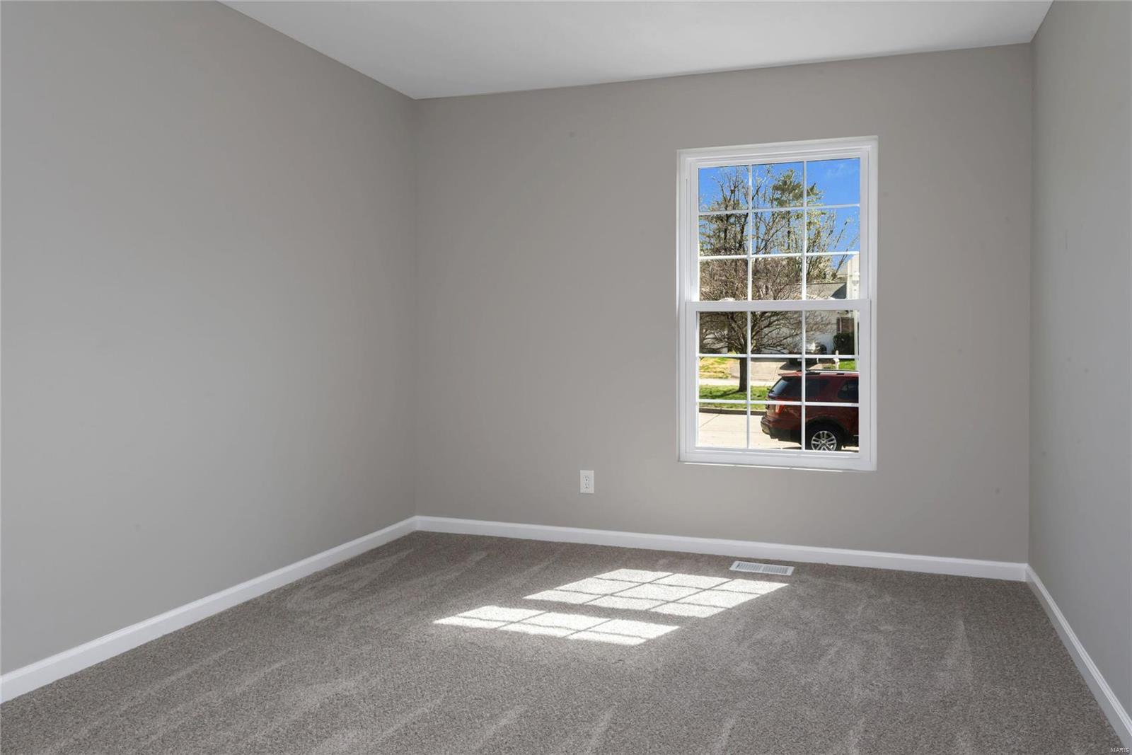 1864 Clover Ridge Court Chesterfield, MO 63017 - Photo 18 of 32 Gallery Image 18