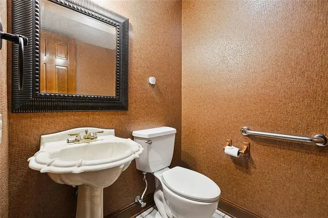 $570,000 | 3600 Lake Ontario Drive, Harvey, LA 70058