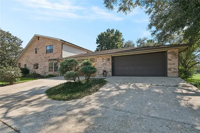 $570,000 | 3600 Lake Ontario Drive, Harvey, LA 70058