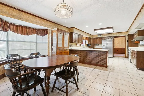$569,000 | 3600 Lake Ontario Drive, Harvey, LA 70058
