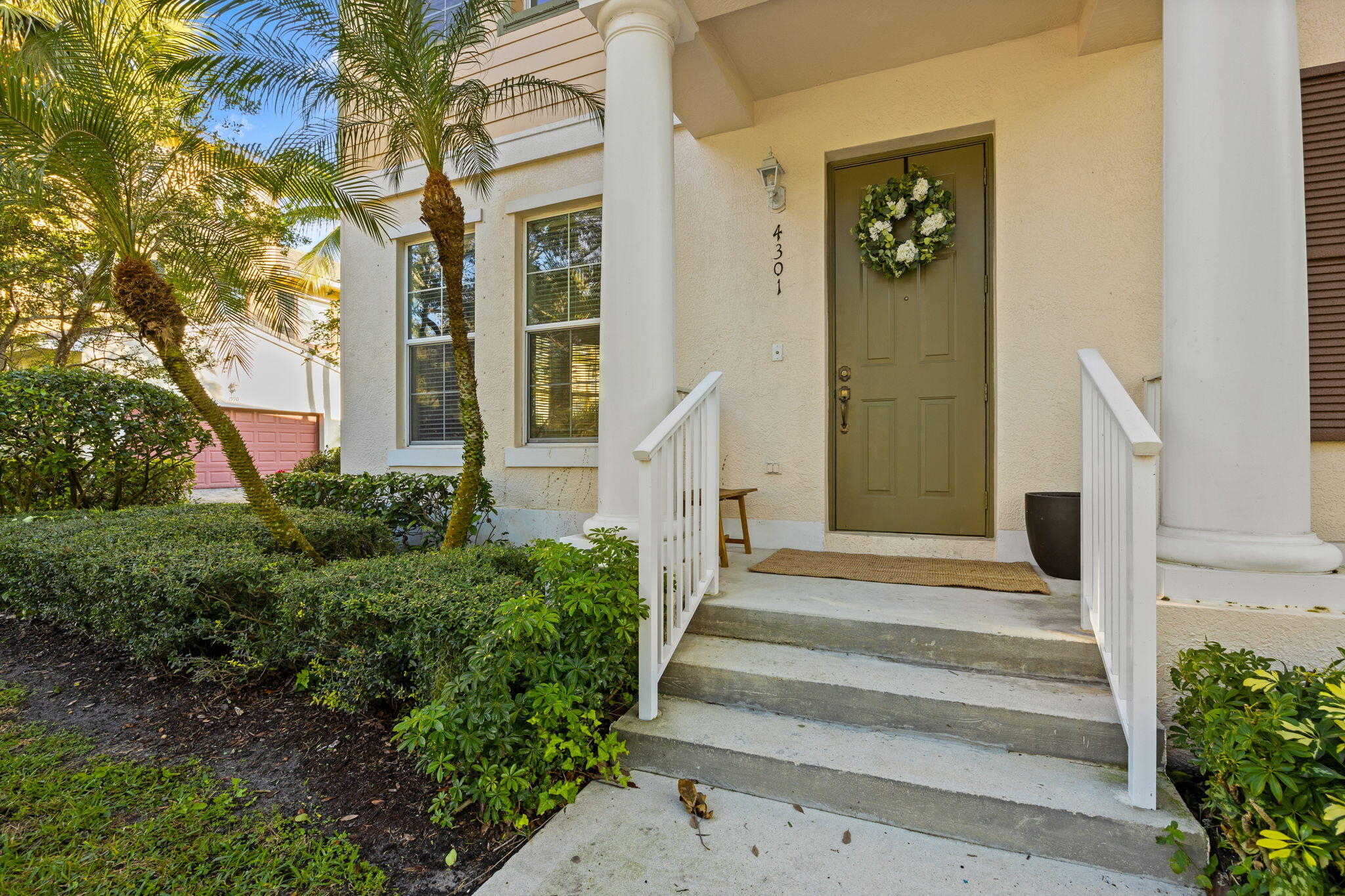 4301 Parkside Drive Jupiter, FL 33458 - Photo 2 of 29 2-web-or-mls-6R5A8315