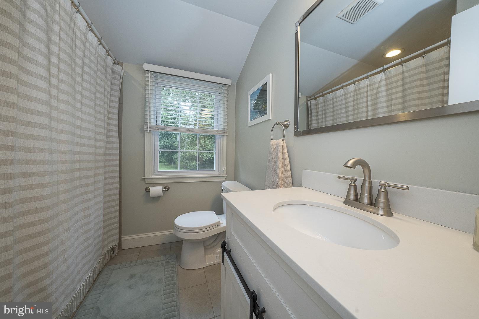 5 Waterville Road Wallingford, PA 19086 - Photo 31 of 45 Hall Full Bath