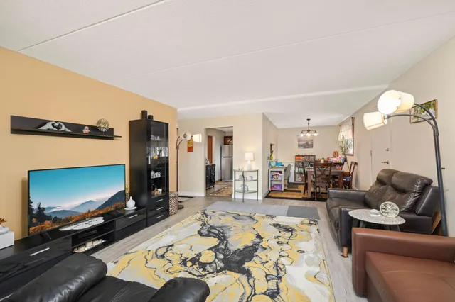 $193,000 | 10501 Cedar Lake Road, Unit 420, Minnetonka, MN 55305