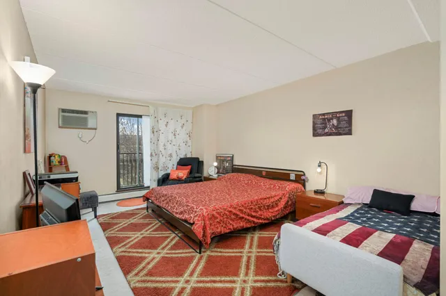 $193,000 | 10501 Cedar Lake Road, Unit 420, Minnetonka, MN 55305