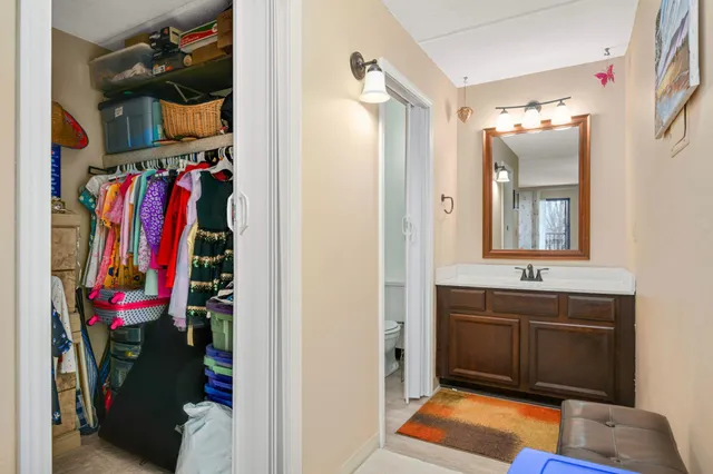 $193,000 | 10501 Cedar Lake Road, Unit 420, Minnetonka, MN 55305