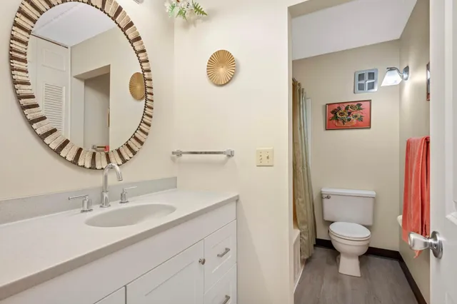 $193,000 | 10501 Cedar Lake Road, Unit 420, Minnetonka, MN 55305