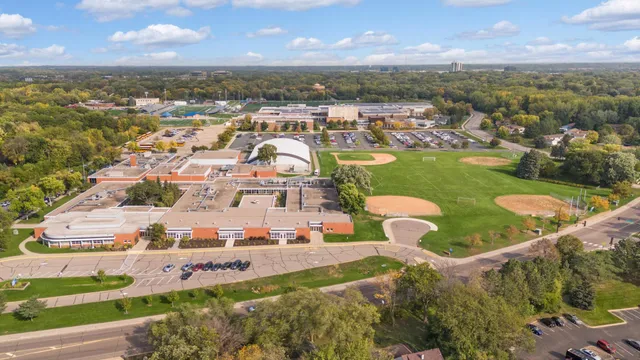 $193,000 | 10501 Cedar Lake Road, Unit 420, Minnetonka, MN 55305