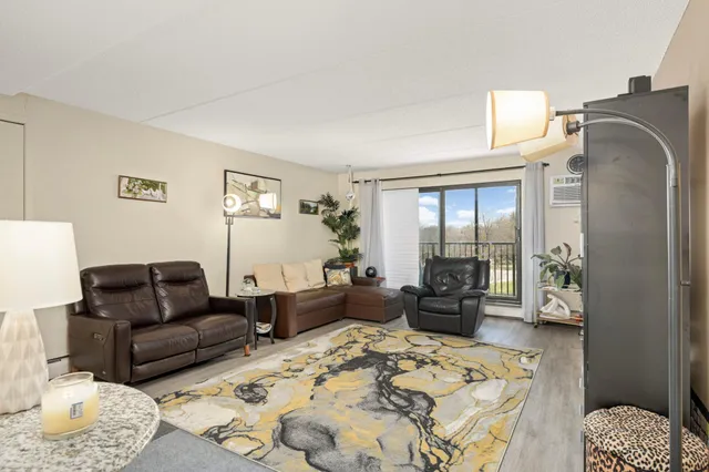 $193,000 | 10501 Cedar Lake Road, Unit 420, Minnetonka, MN 55305