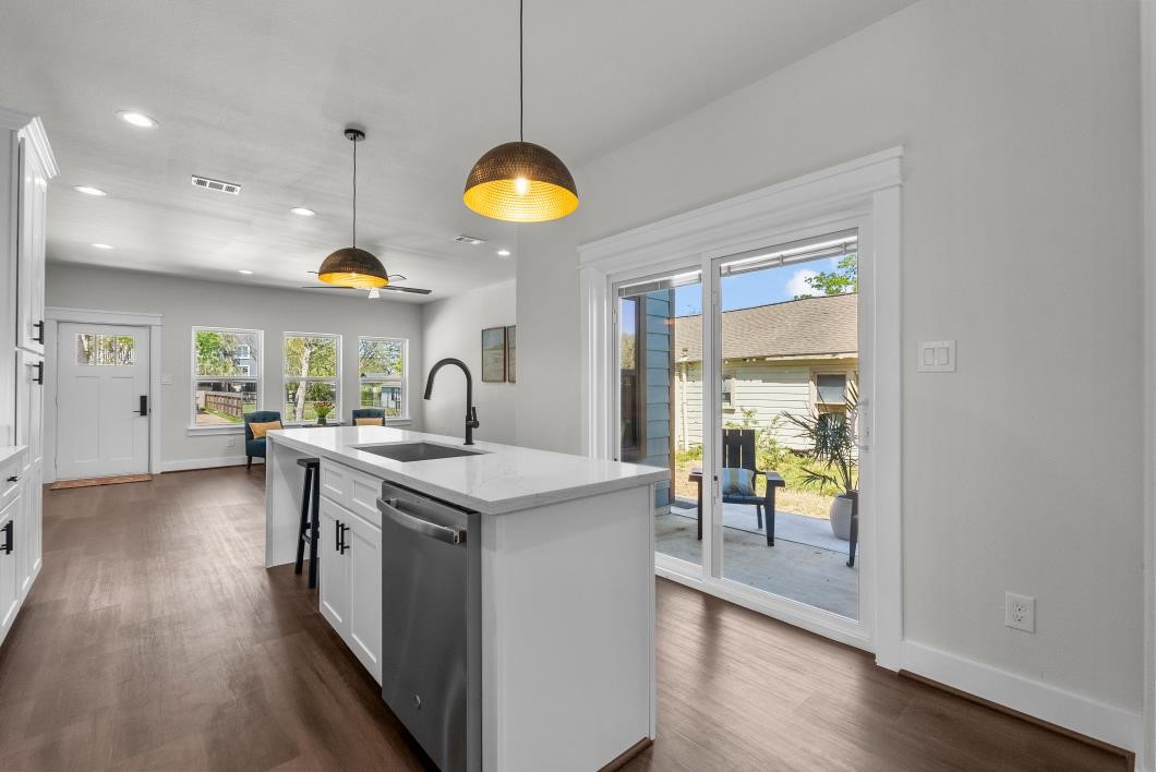 125 4th Street San Leon, TX 77539 - Photo 14 of 41