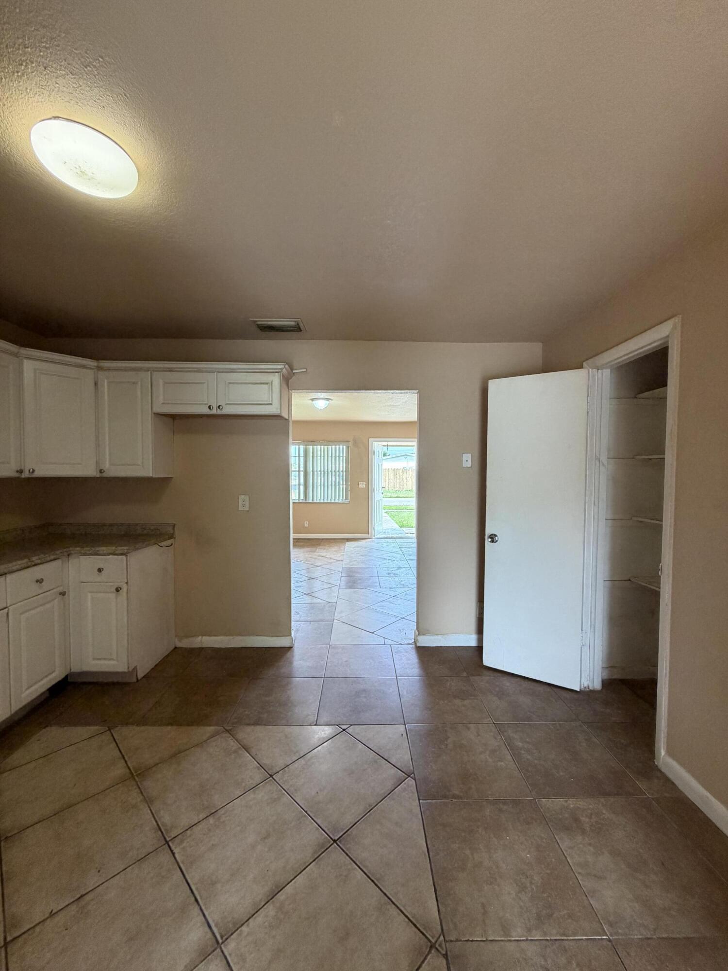 3243 Grove Road Boynton Beach, FL 33435 - Photo 10 of 33 IMG_1148