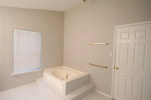 $3,300 | 4348 Kenwood Drive, Grapevine, TX 76051