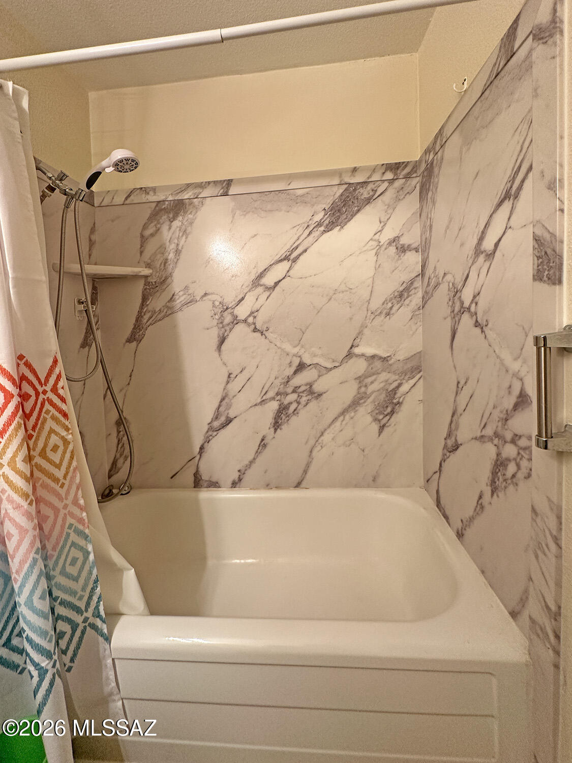 1755 South Jones Boulevard, Unit R 207 Tucson, AZ 85713 - Photo 23 of 31 Shower Tub