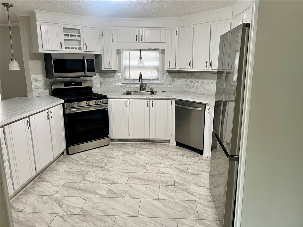 87 Sherwood Valley Lane Coventry, RI 02816 - Photo 6 of 24 Kitchen