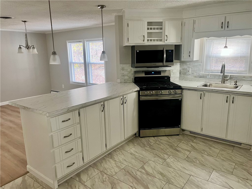 87 Sherwood Valley Lane Coventry, RI 02816 - Photo 7 of 24 Kitchen