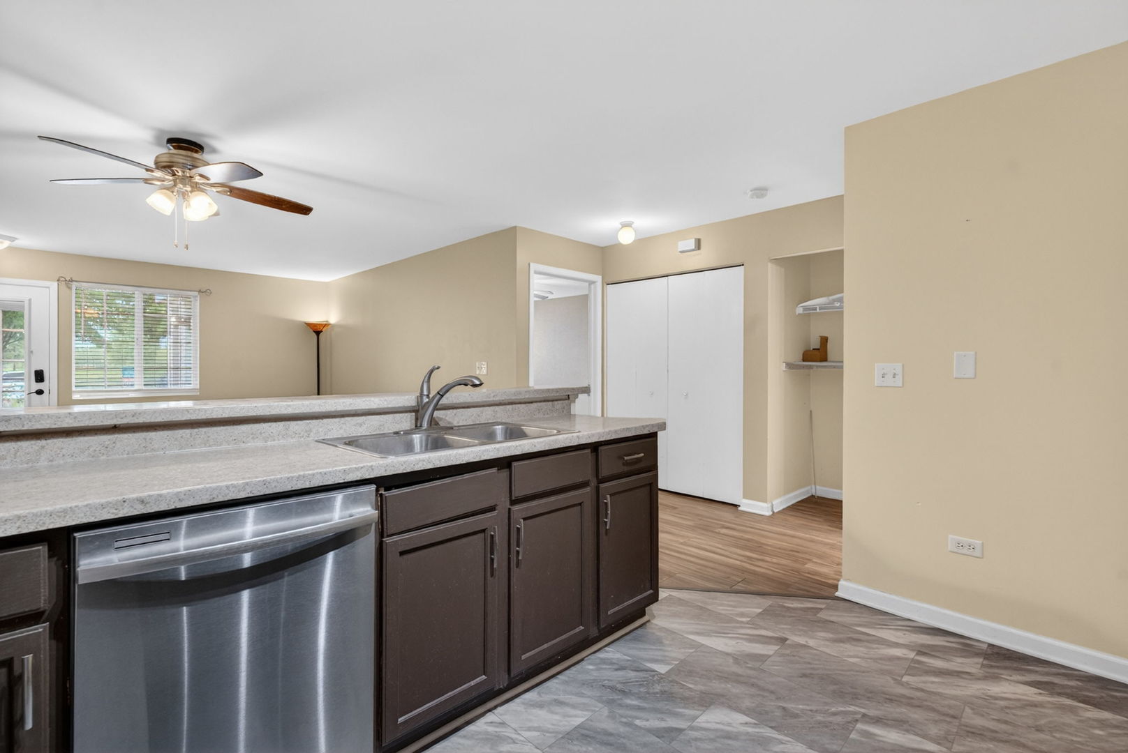 1628 McClure Road Aurora, IL 60505 - Photo 23 of 31