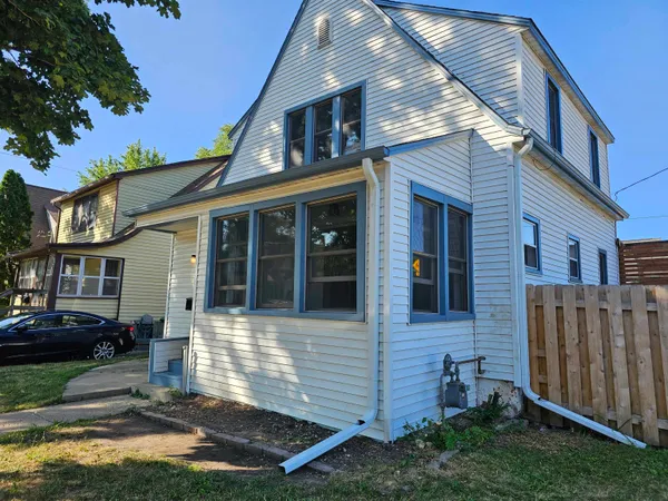 $425,000 | 222 North Third Street, Madison, WI 53704