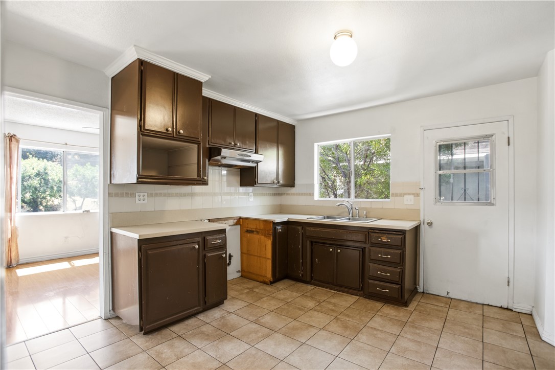 5335 Monterey Road Los Angeles, CA 90042 - Photo 17 of 33