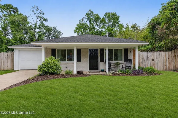 $349,999 | 709 Pine Hills Road, Ocean Springs, MS 39564