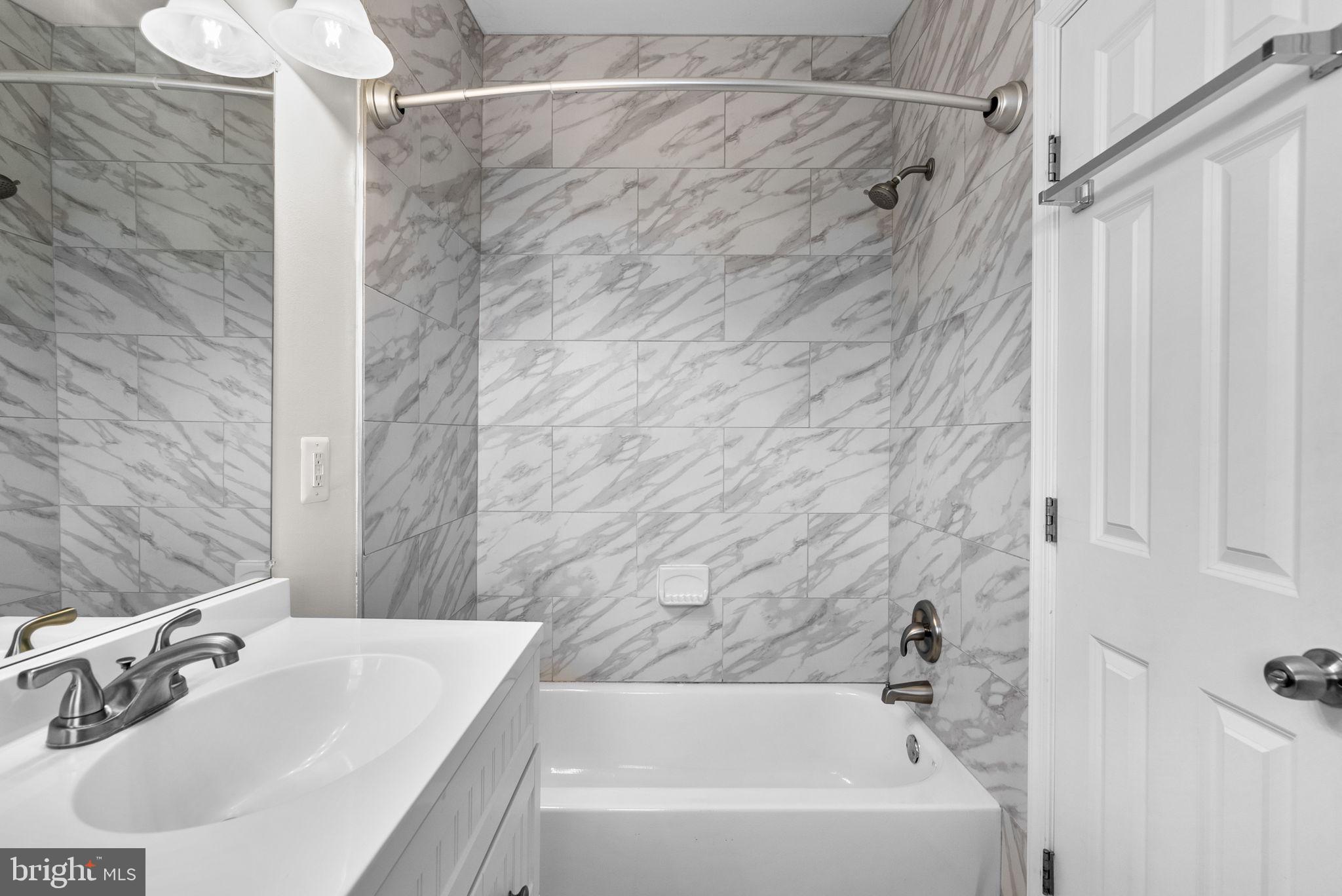 925 Decatur Street Northwest Washington, DC 20011 - Photo 20 of 41 Primary bath