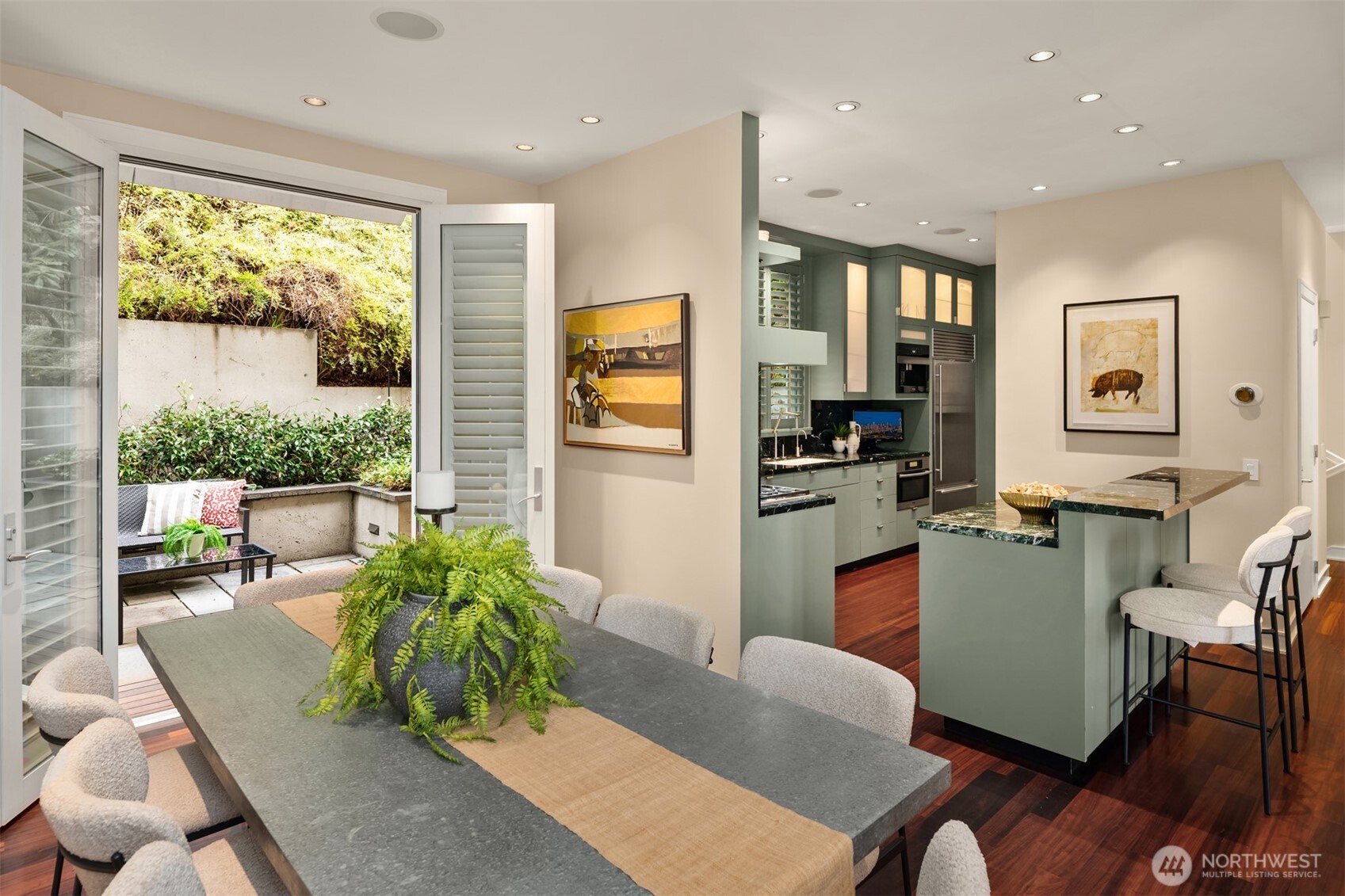 708 13th Avenue East Seattle, WA 98102 - Photo 13 of 38