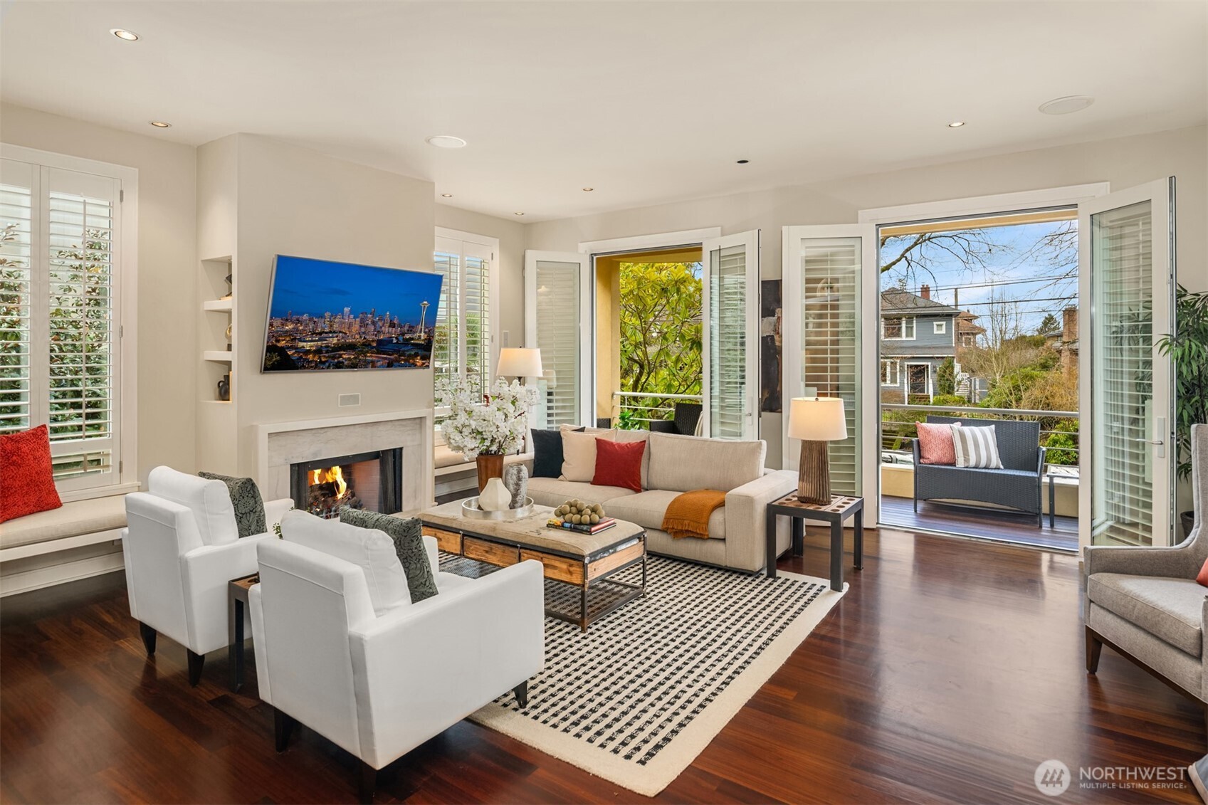 708 13th Avenue East Seattle, WA 98102 - Photo 3 of 38