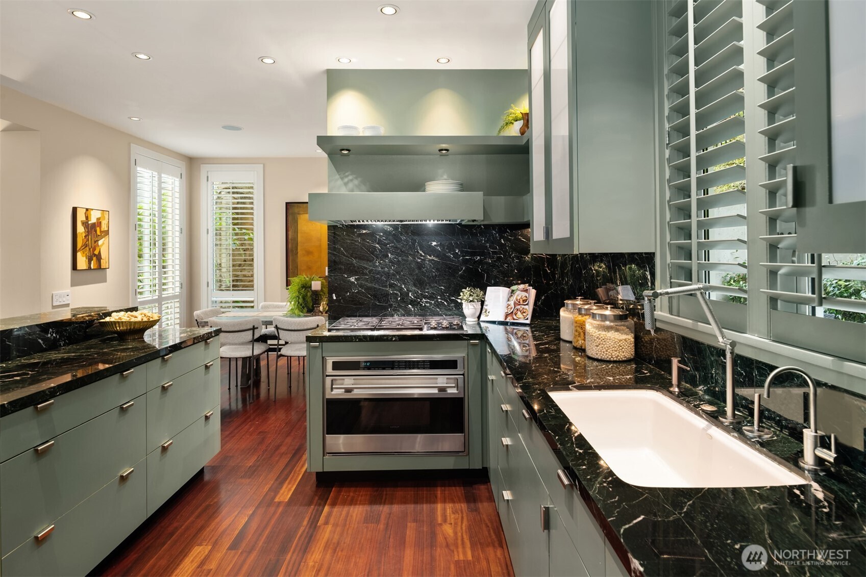 708 13th Avenue East Seattle, WA 98102 - Photo 9 of 38