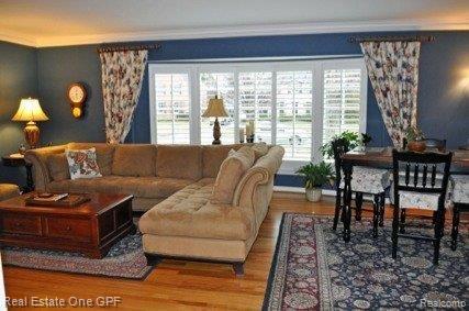 773 Whittier Road Grosse Pointe, MI 48230 - Photo 4 of 25 #4-Liv_-Rm__1