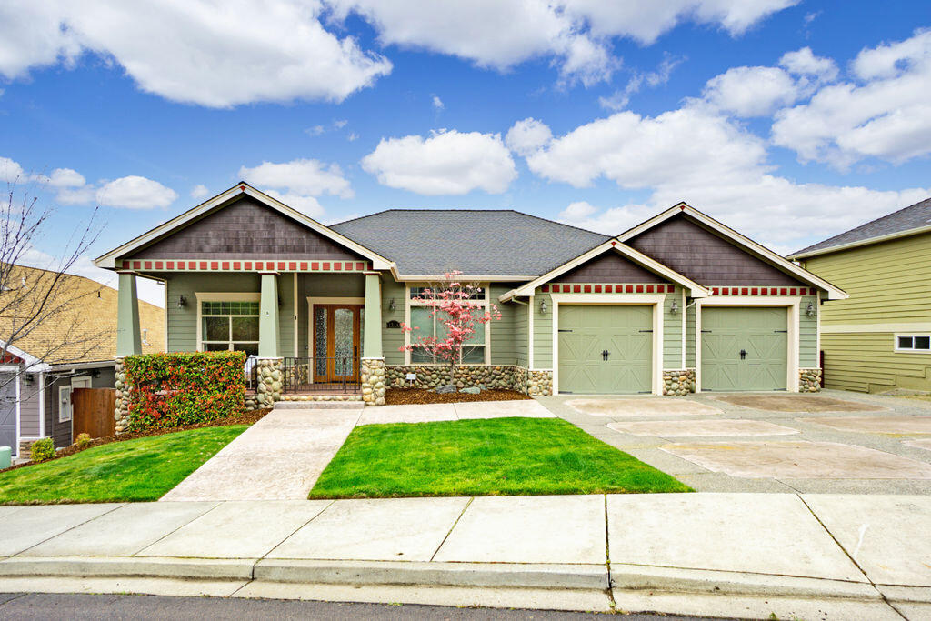 1315 Poppy Ridge Drive Eagle Point, OR 97524 - Photo 1 of 50 PR(4)