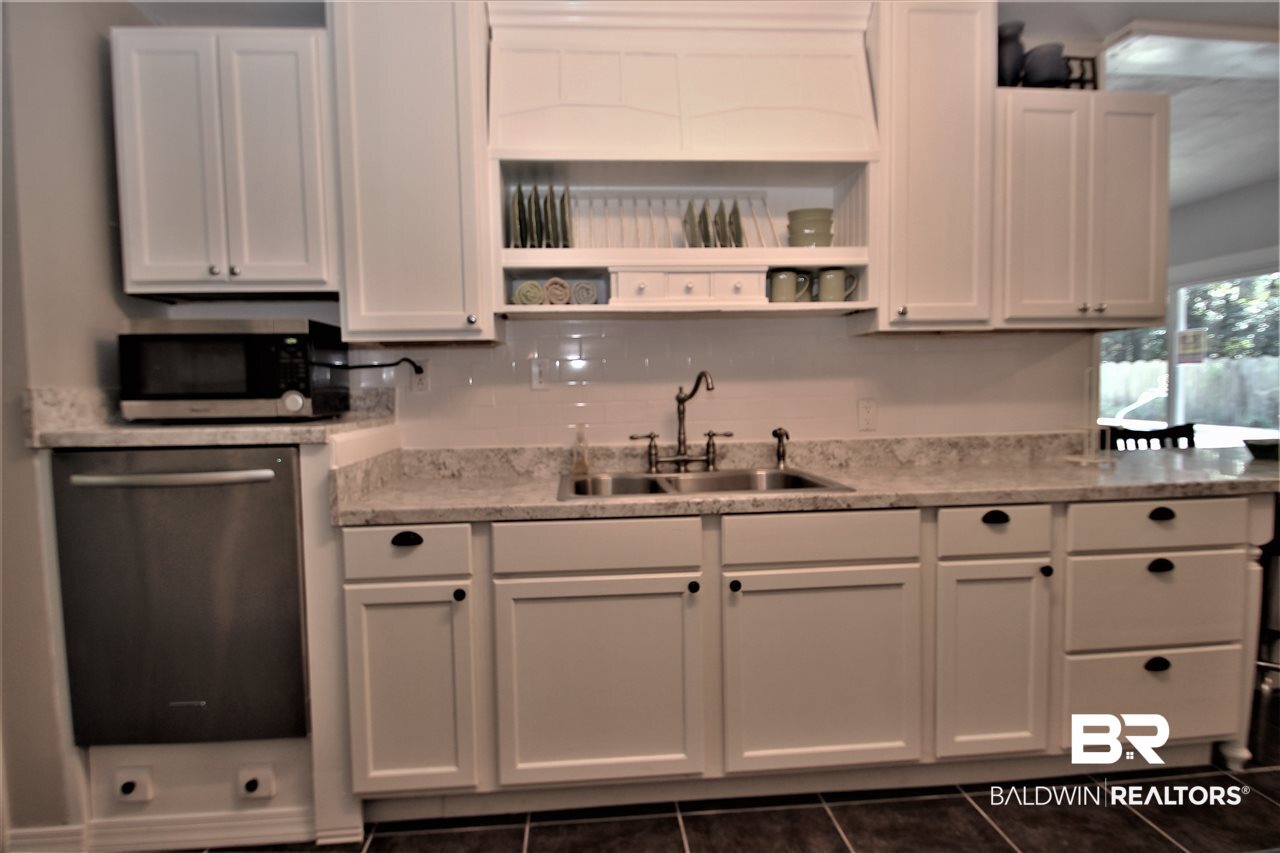 361 Tatum Avenue Mobile, AL 36609 - Photo 8 of 36