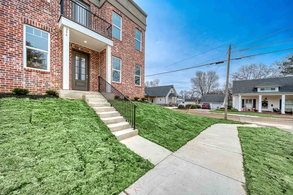 $329,900 | 296 East Washington Avenue, Covington, TN 38019