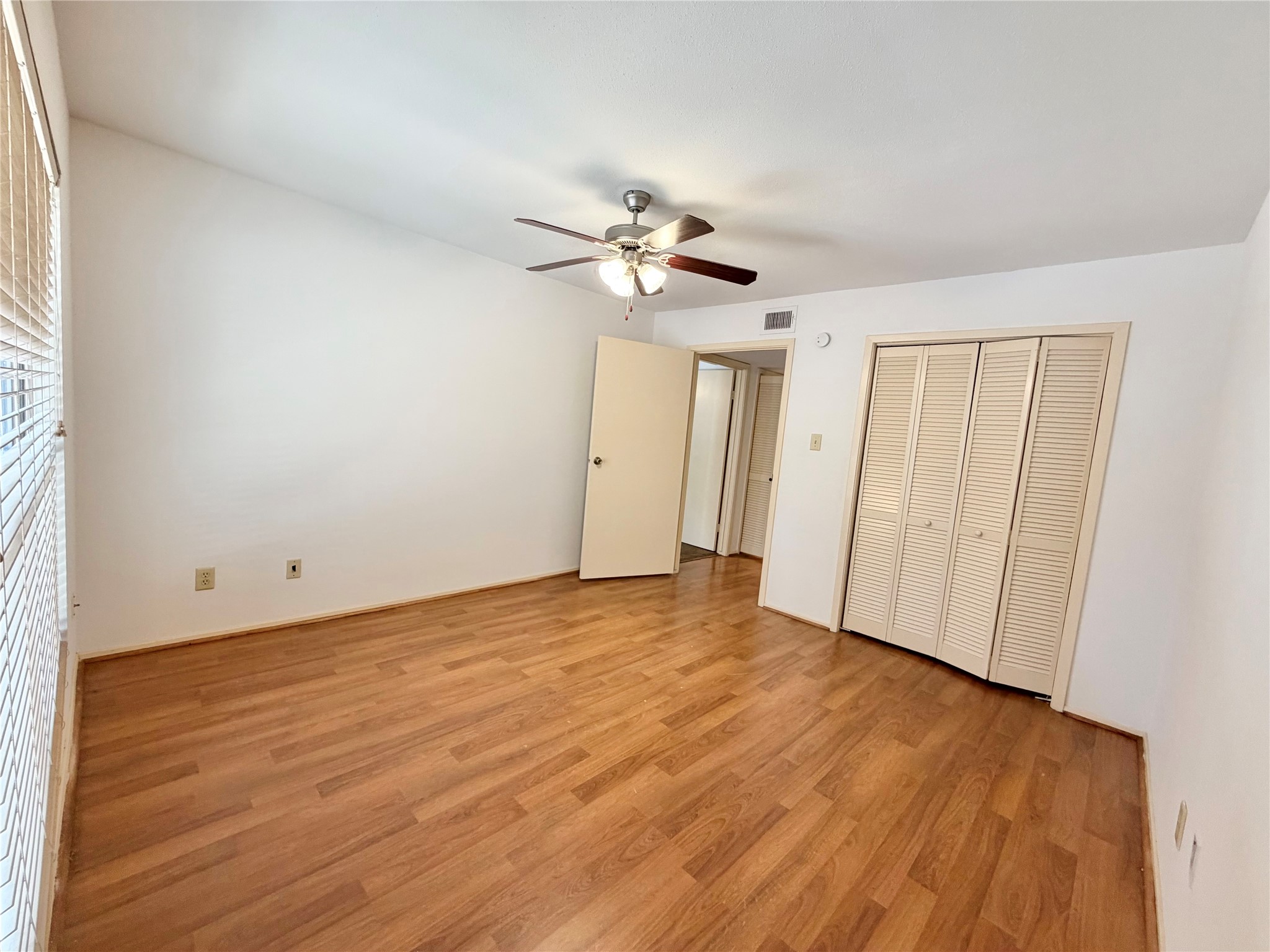 14555 Wunderlich Drive, Unit 2602 Houston, TX 77069 - Photo 22 of 30 Secondary bedroom