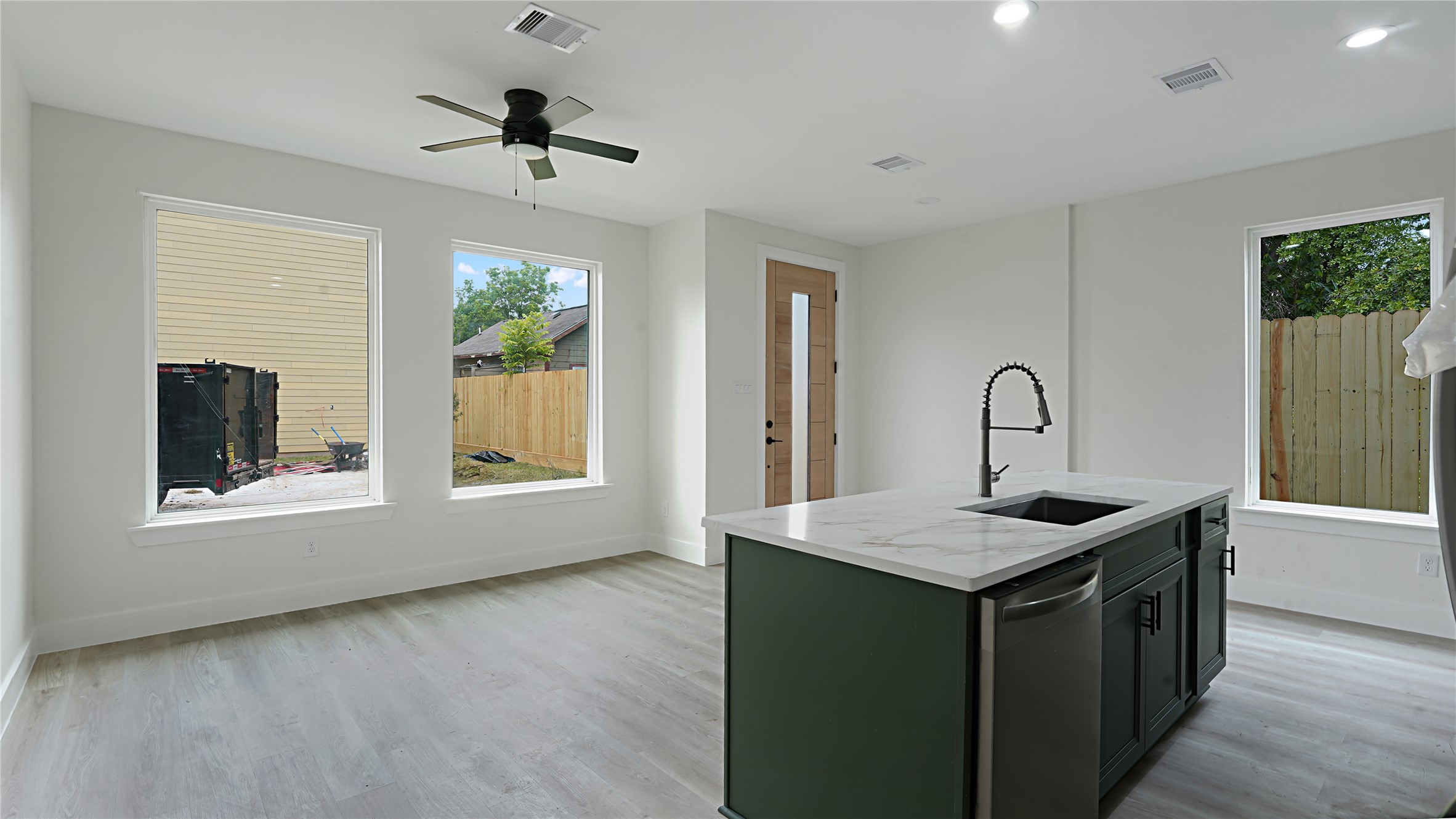 1313 Knight Street, Unit 1 Houston, TX 77022 - Photo 3 of 13