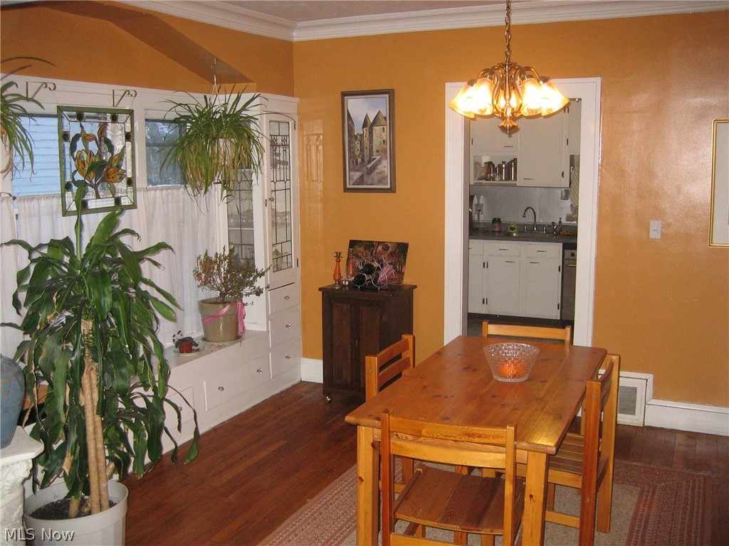3133 Kensington Road Cleveland, OH 44118 - Photo 7 of 17
