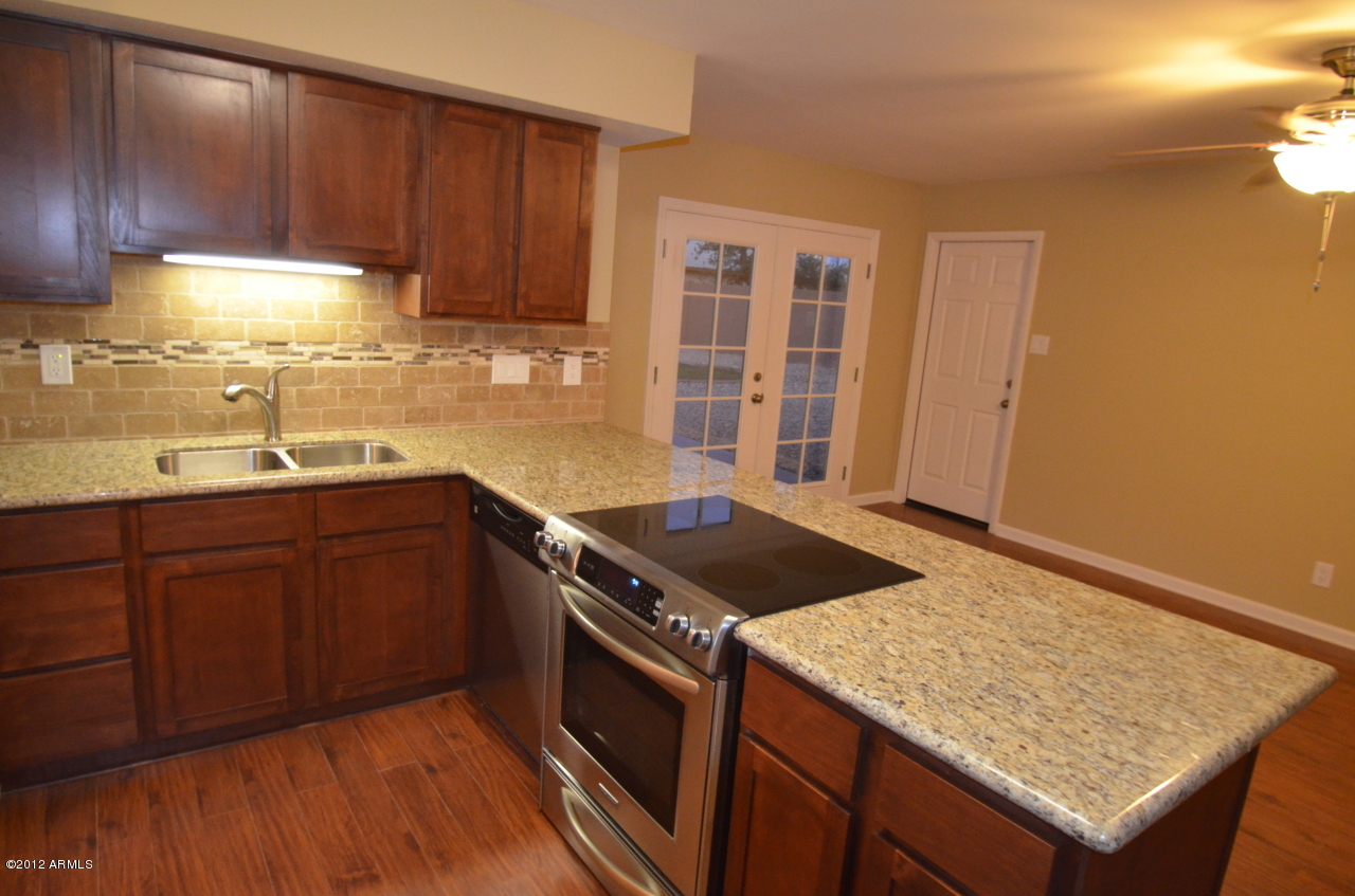 4527 South Terrace Road Tempe, AZ 85282 - Photo 13 of 37 DSC_0173