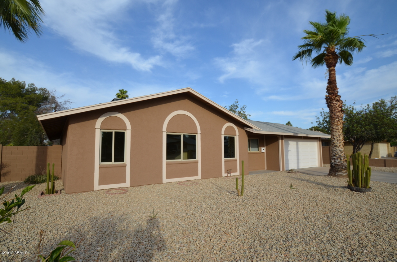 4527 South Terrace Road Tempe, AZ 85282 - Photo 3 of 37 DSC_0023