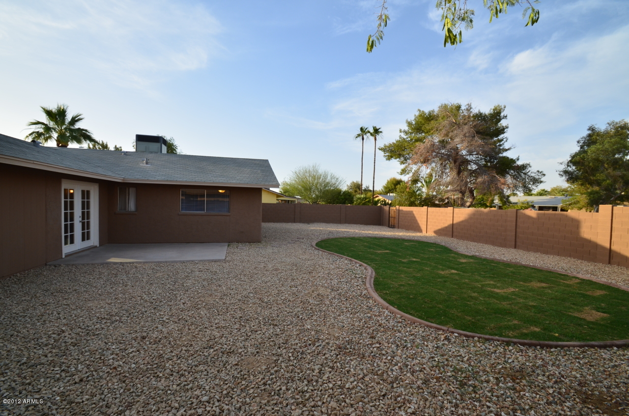 4527 South Terrace Road Tempe, AZ 85282 - Photo 5 of 37 DSC_0081