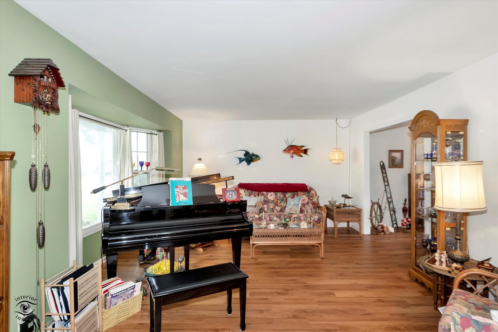 605 Ridge Street Wilmington, IL 60481 - Photo 9 of 26 a living room with furniture and a wooden floor