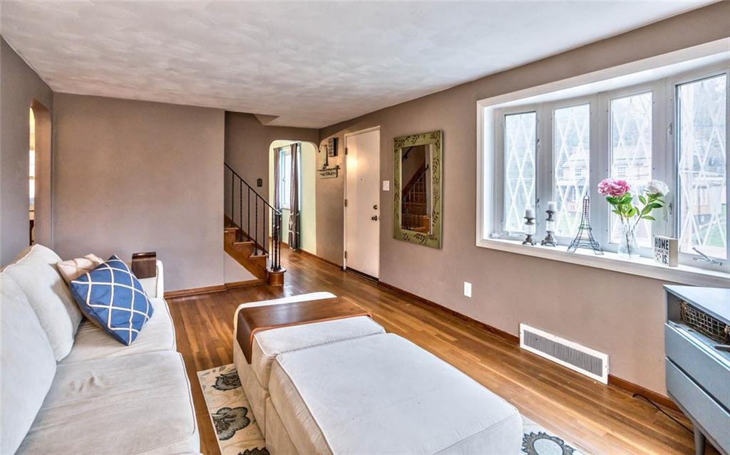 806 Vilsack Road Glenshaw, PA 15116 - Photo 5 of 21 Gallery Image 5