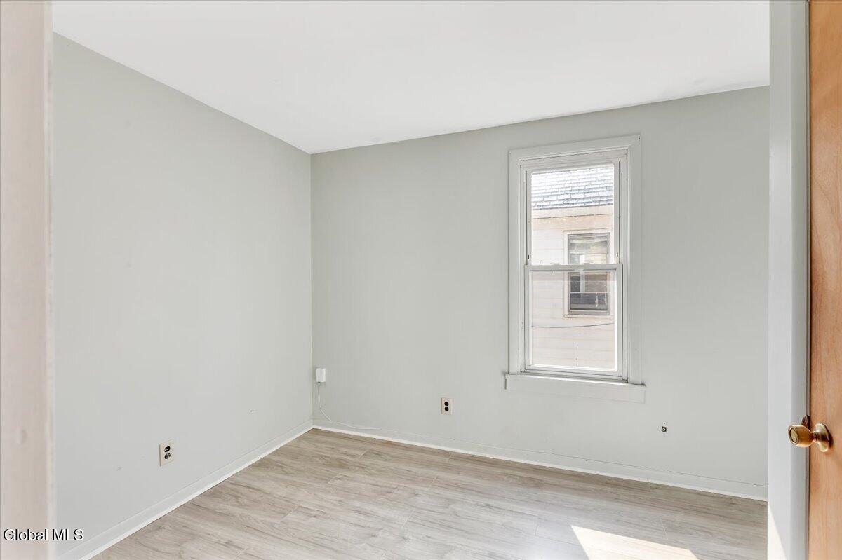 1831 Eastern Parkway Schenectady, NY 12309 - Photo 23 of 53 22-1831 Eastern Pkwy-22