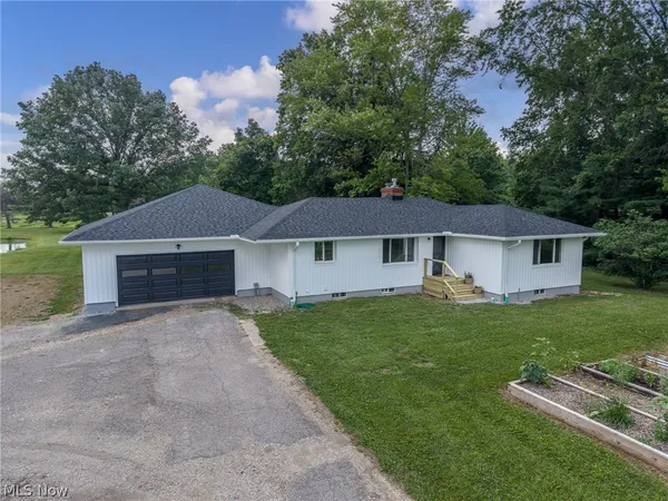 $850,000 | 39591 Highway 303, Lagrange, OH 44050