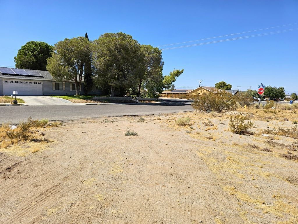 1304 Porter Street Ridgecrest, CA 93555 - Photo 12 of 17