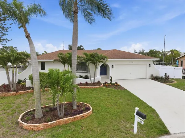 $739,000 | 604 Kingston Court, Apollo Beach, FL 33572