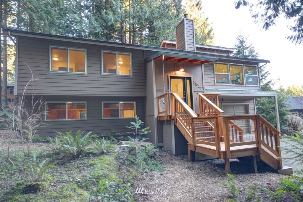 1842 Governor Road Bellingham, WA 98229 - Photo 1 of 25 Gallery Image 1