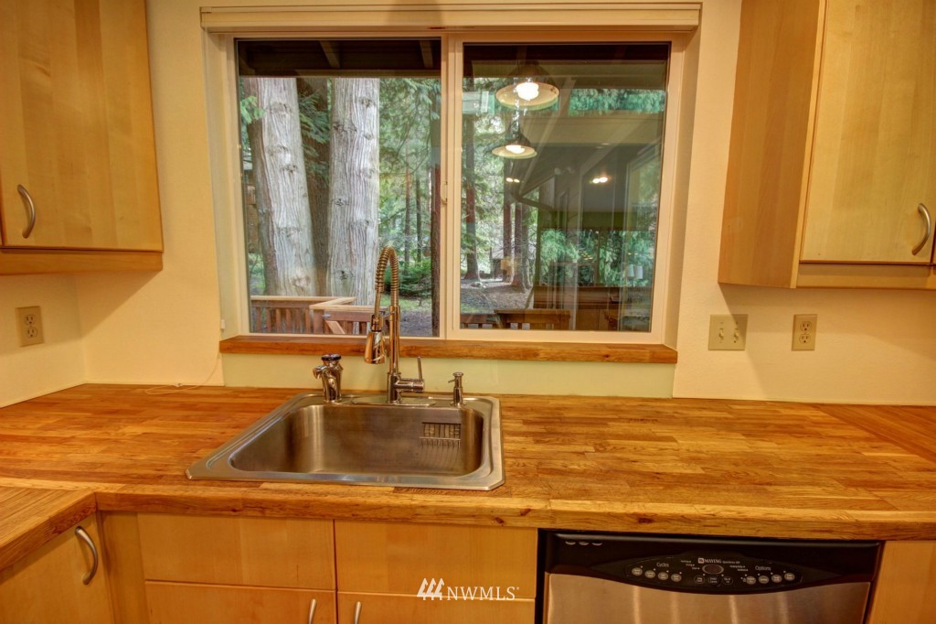 1842 Governor Road Bellingham, WA 98229 - Photo 11 of 25 Gallery Image 11