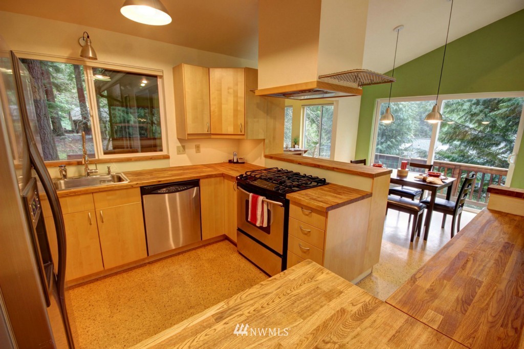1842 Governor Road Bellingham, WA 98229 - Photo 10 of 25 Gallery Image 10