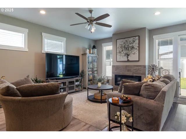 $499,900 | 833 East Montana Avenue, Hermiston, OR 97838