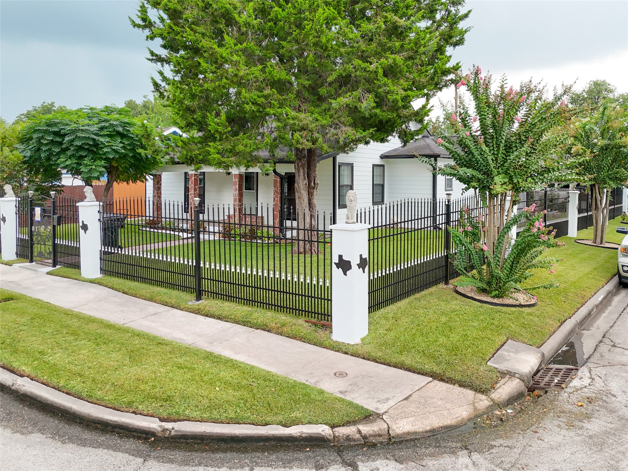 6701 Kernel Street Houston, TX 77087 - Photo 21 of 22 New construction/remodeled homes in the neighborhood.