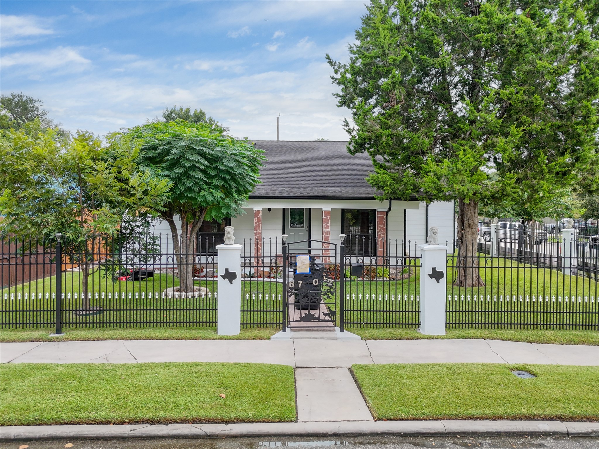 6701 Kernel Street Houston, TX 77087 - Photo 22 of 22 New construction/remodeled homes in the neighborhood.
