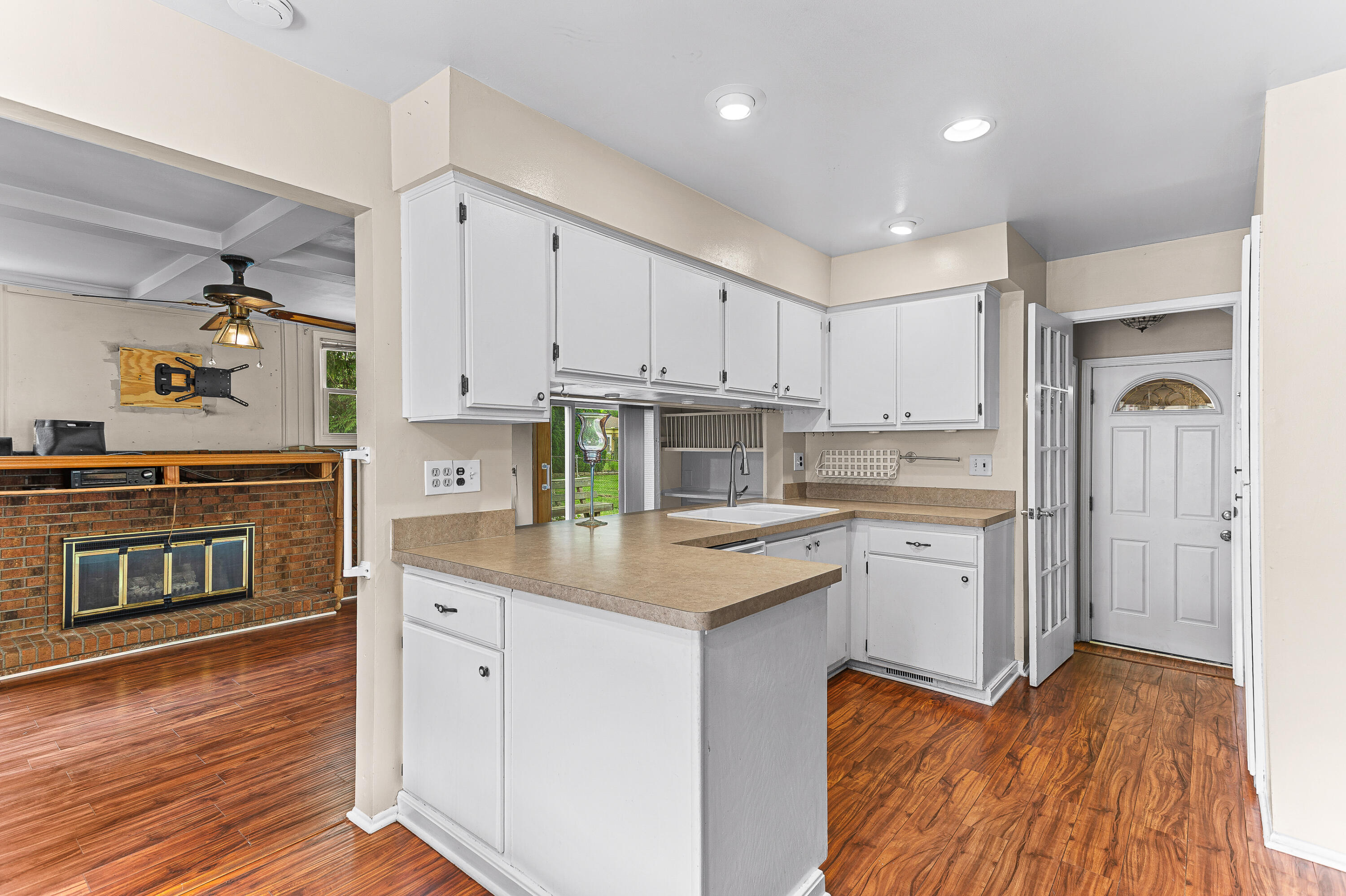39805 Coronation Road Canton, MI 48188 - Photo 27 of 49 IMG_3654